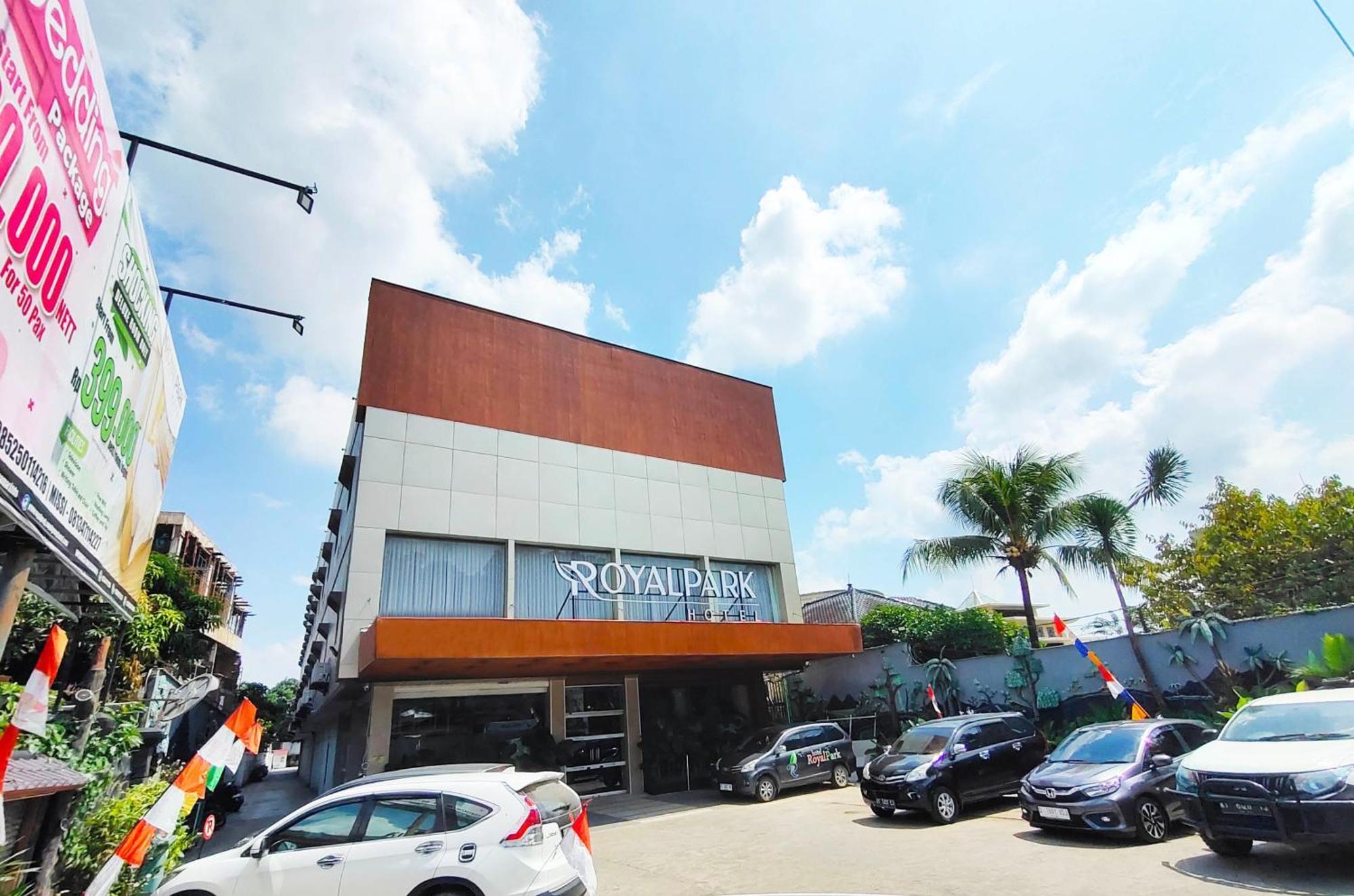 Royal Park Hotel Samarinda Esterno foto