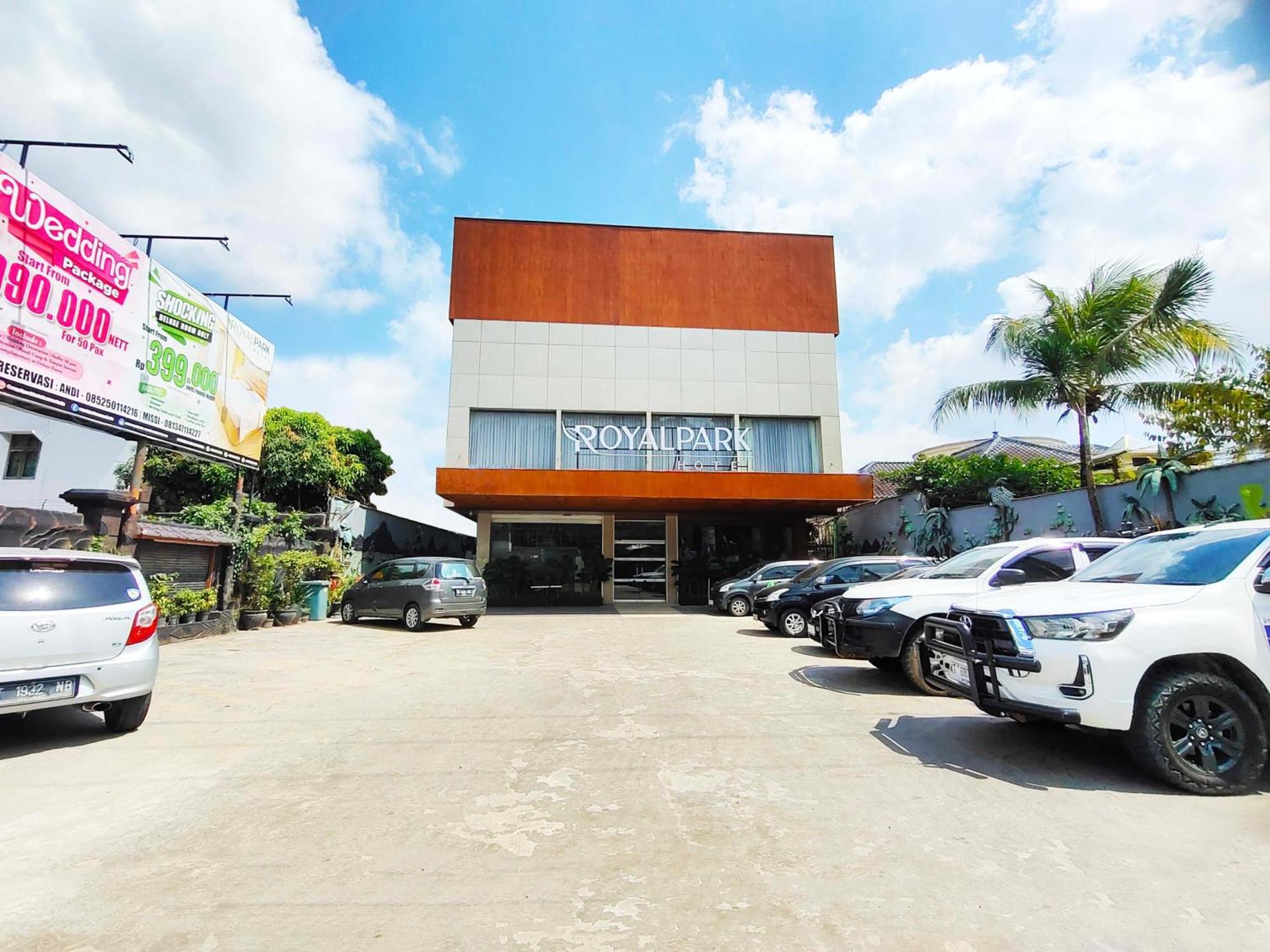 Royal Park Hotel Samarinda Esterno foto