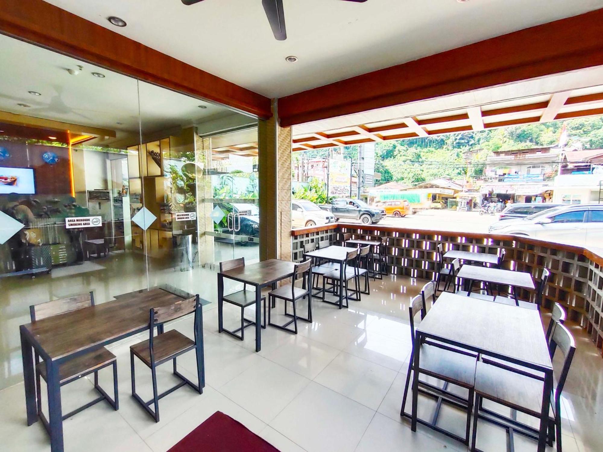 Royal Park Hotel Samarinda Esterno foto