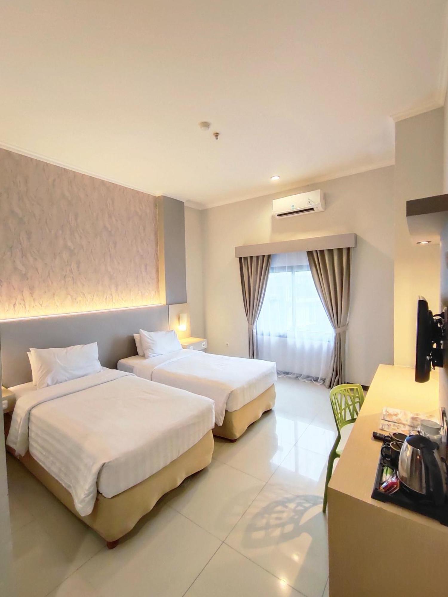 Royal Park Hotel Samarinda Esterno foto