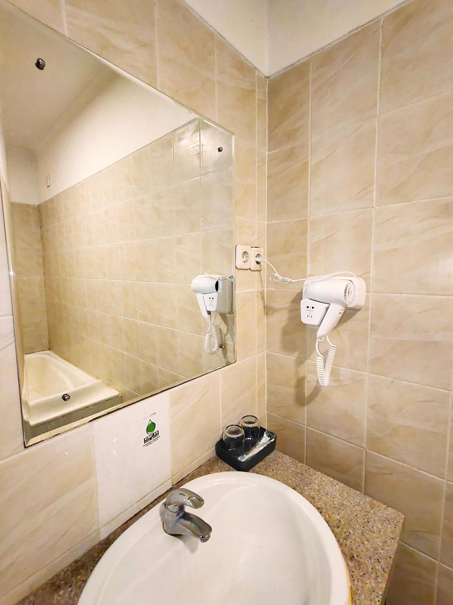 Royal Park Hotel Samarinda Esterno foto