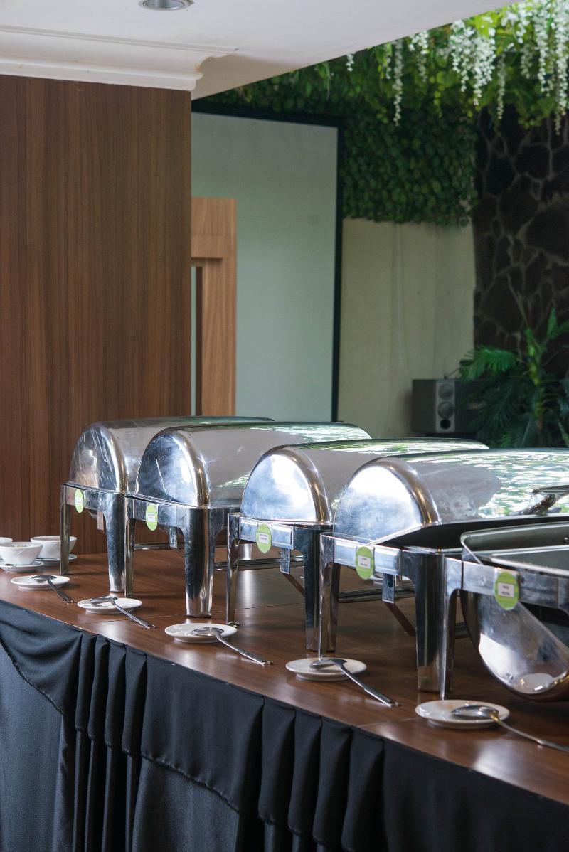 Royal Park Hotel Samarinda Esterno foto